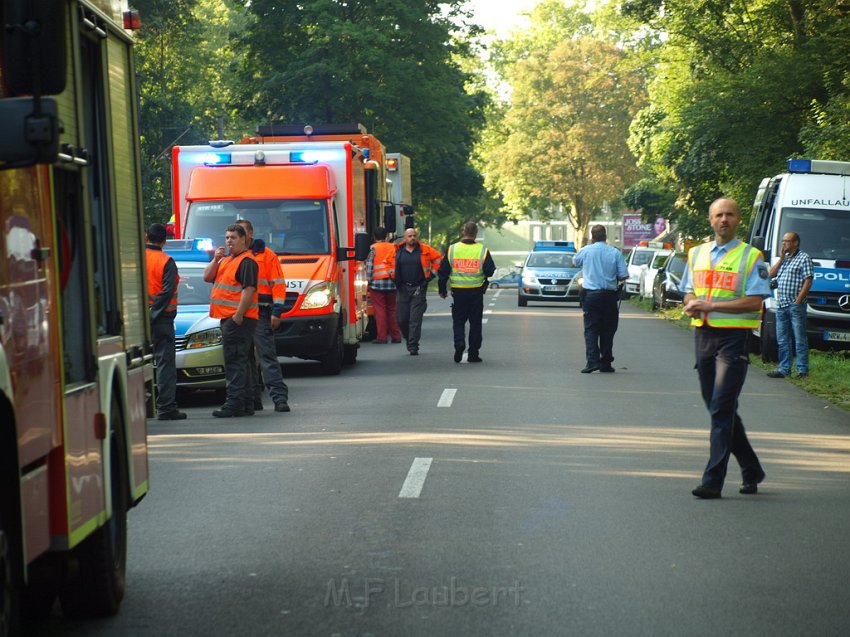 VU Radfahrer Strab Koeln Duennwald Berlinerstr Duennwalder Mauspfad P37.JPG